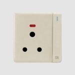 POWER PLUG Xises off white