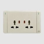 D/MULTI SOCKET Xises off white