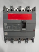 Schneider MCCB 4 Pole 160Amp - Image 3