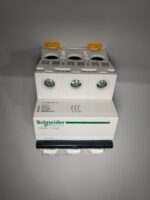 Schneider 3 Pole 40Amp - Image 4